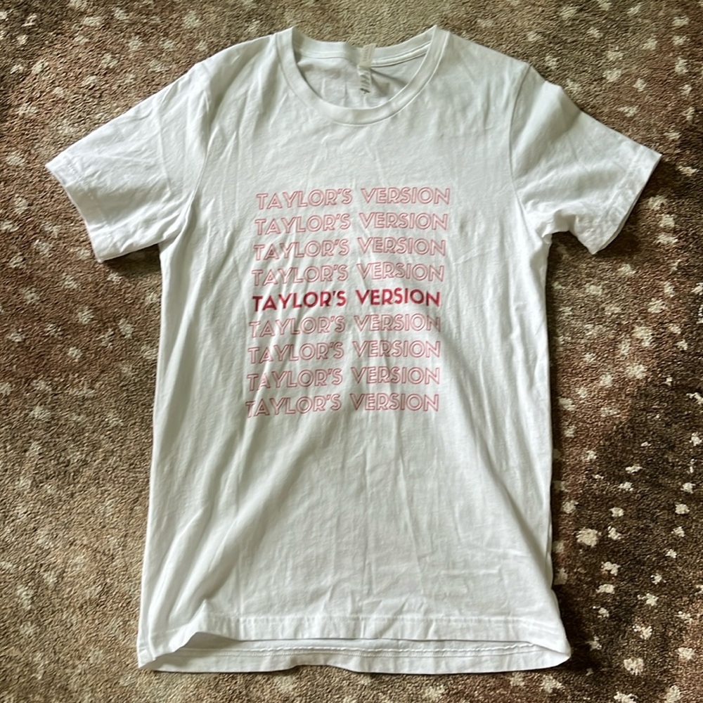 Taylor Swift “Taylor’s Version” t shirt size M